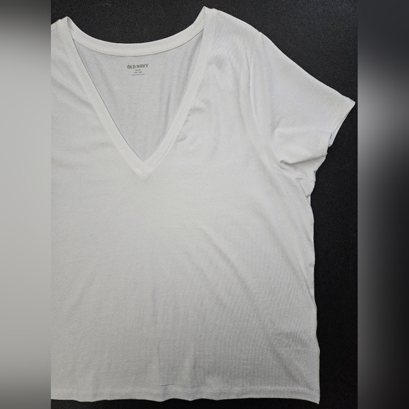 NWT - Old Navy "White Lilies" Stretch V-Neck Short Sleeve Tee - Size XXL Tall - Picture 3 of 9